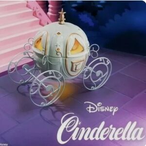 Disney Cinderella Carriage Scentsy Warmer Brand New - never removed from box.